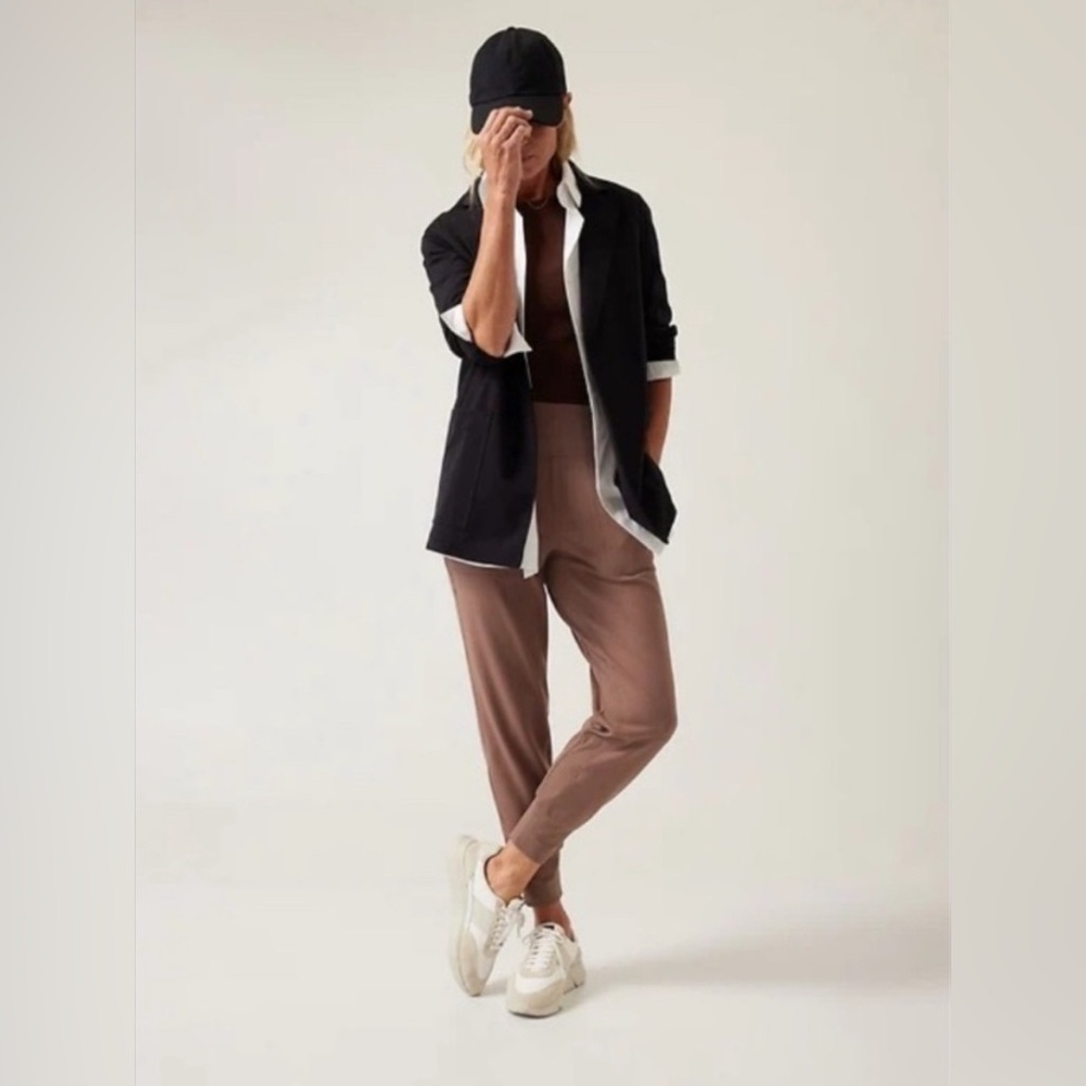 ATHLETA Venice High-Rise Jogger in Rustic Beige Athleisure Travel Size 2X